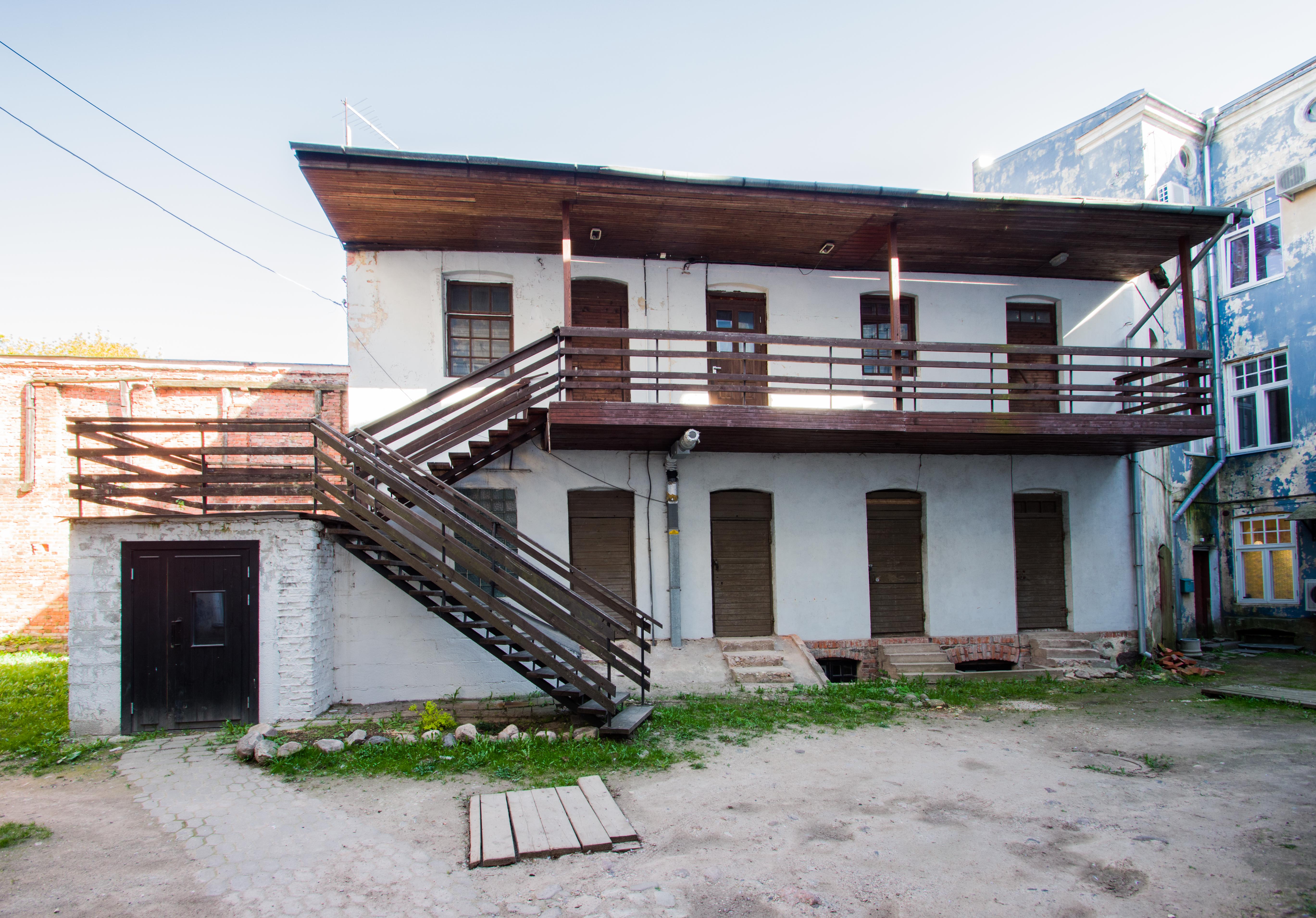 Mitme sihtotstarbega, 70 m² Äripind  -  Viljandi linn